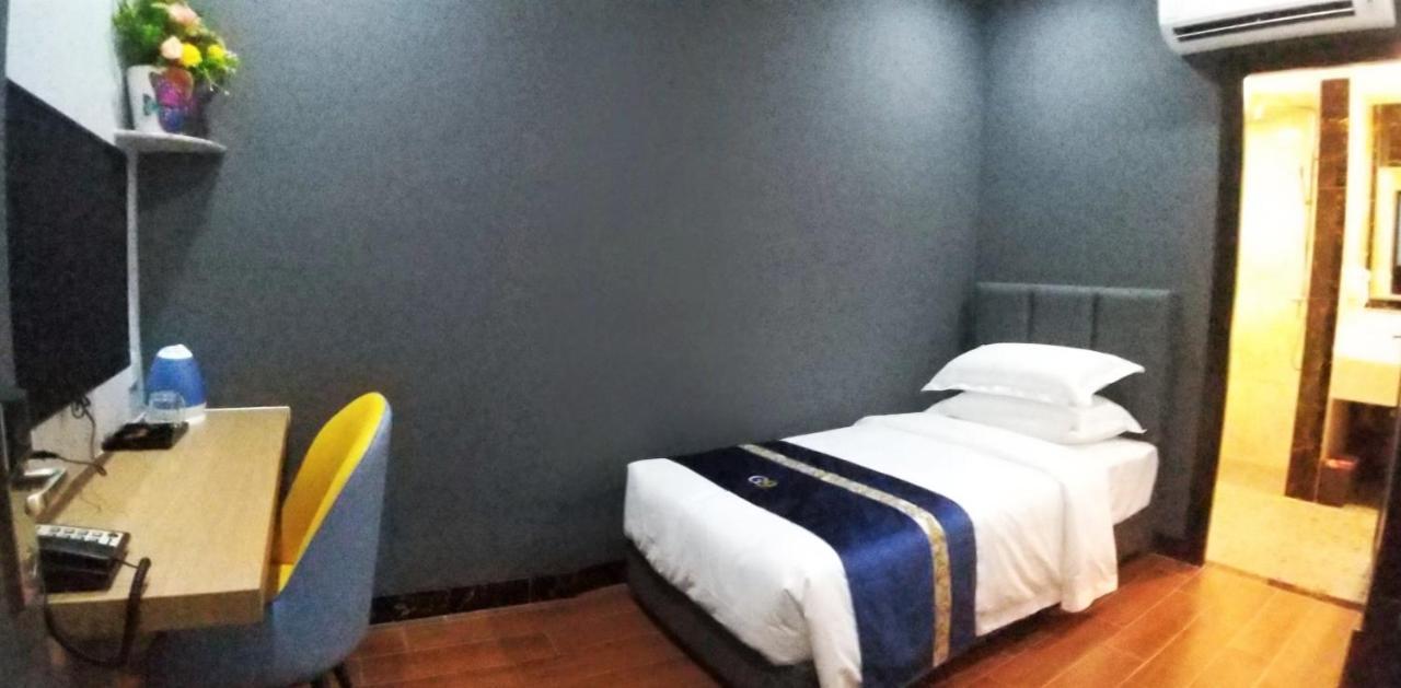 Good 9 Hotel - Cahaya Kota Puteri Pasir Gudang Extérieur photo
